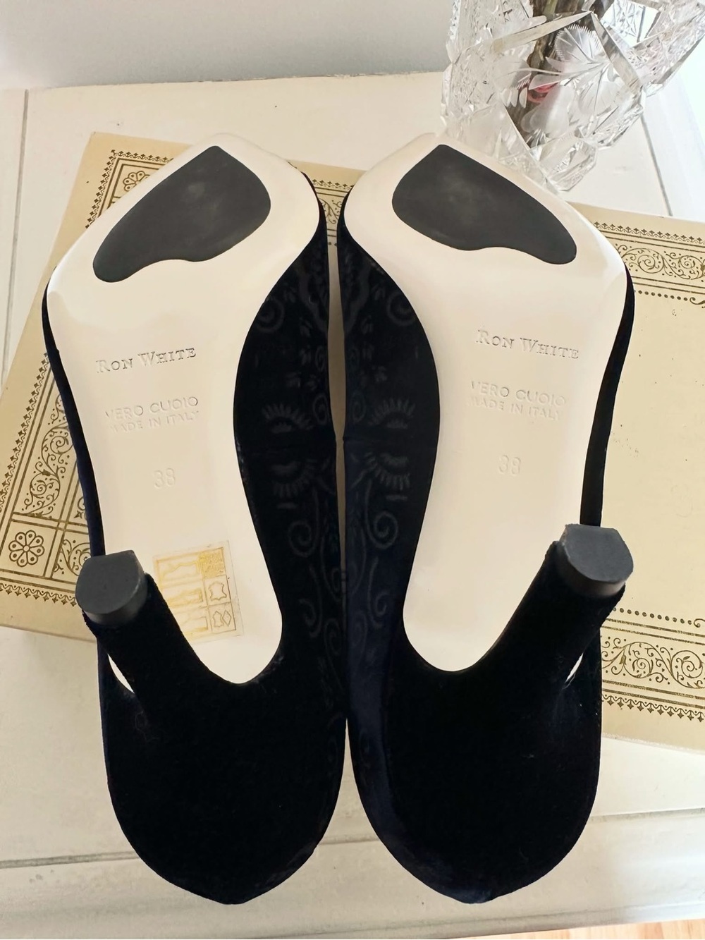 Ron White DWP1 Midnight Velvet Blue Kitten Heels - Picture 16 of 17